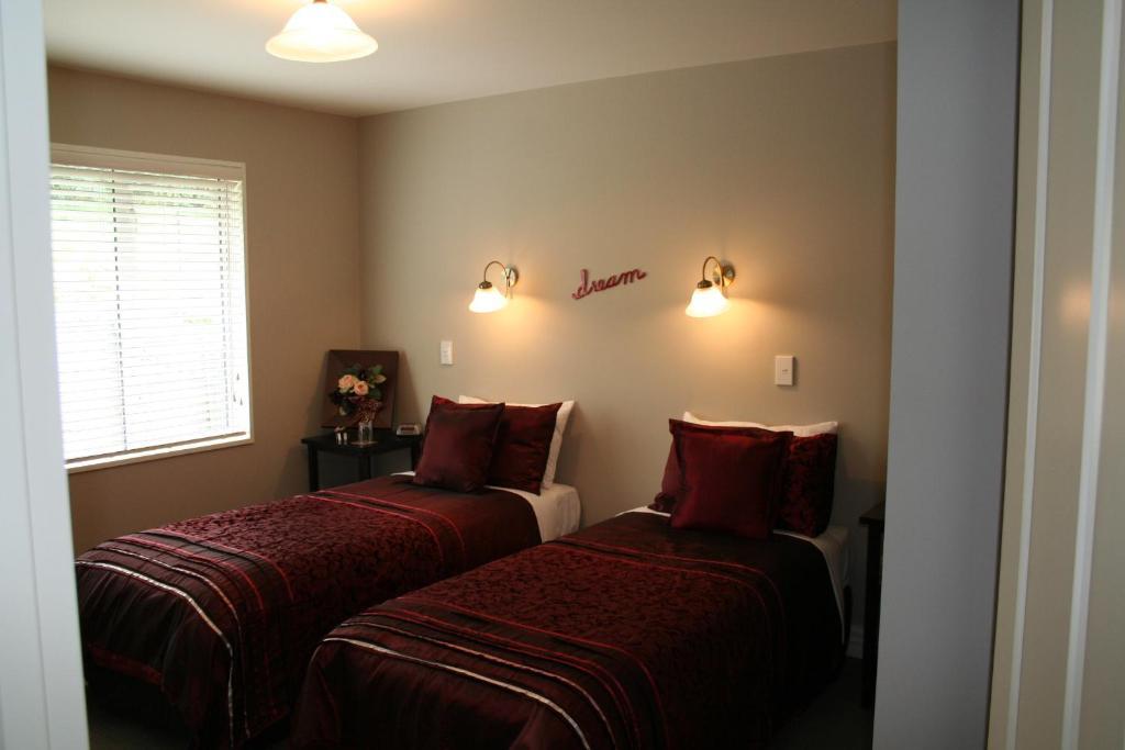 Hokitika Heritage Lodge Room photo