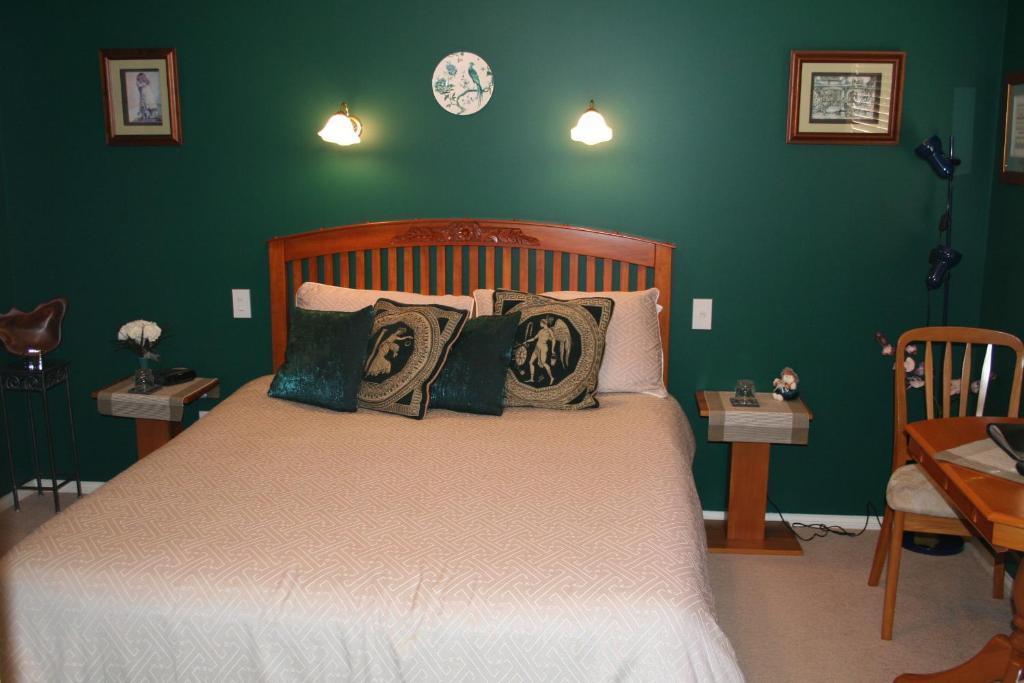 Hokitika Heritage Lodge Room photo