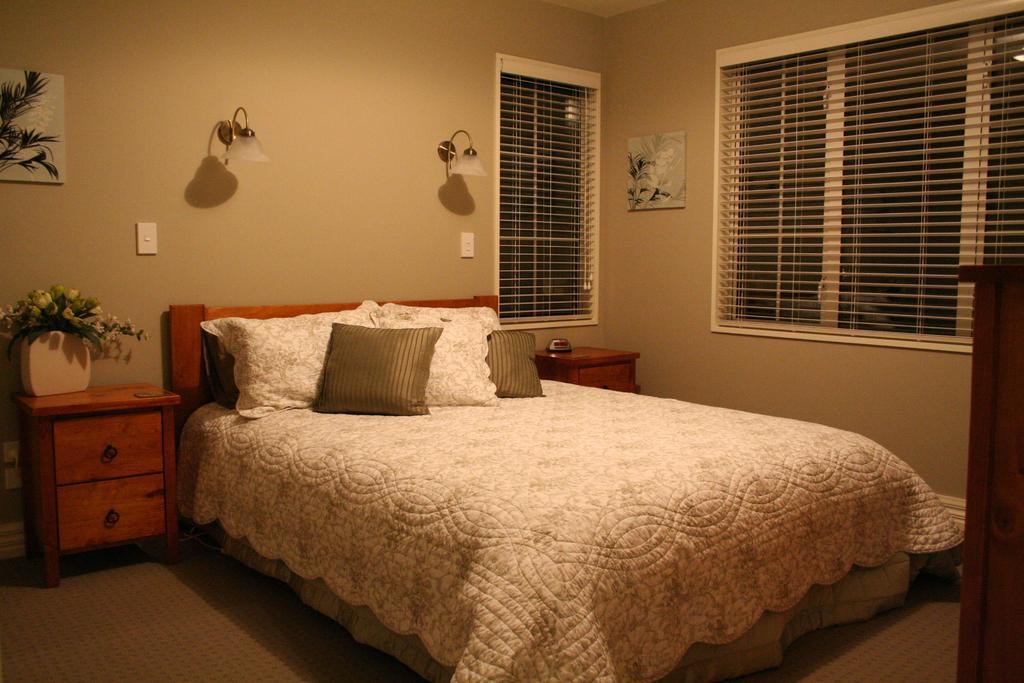 Hokitika Heritage Lodge Room photo